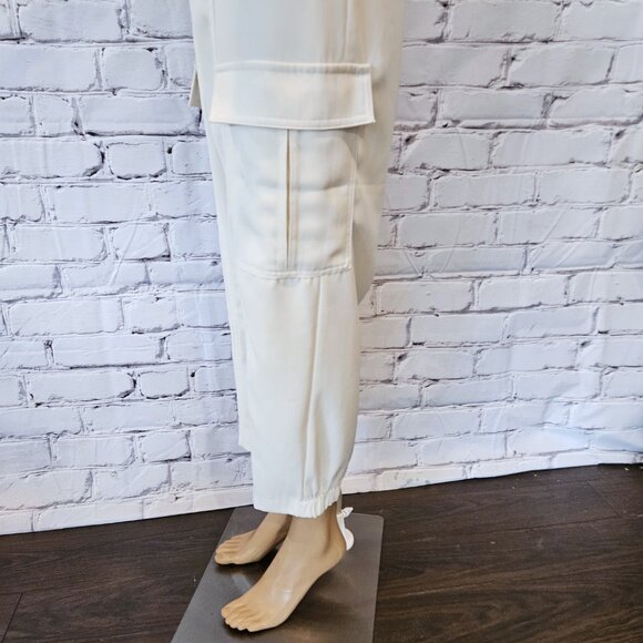 BR SPORT, Cream coloured wide leg performance cargo pant - Picture 10 of 15